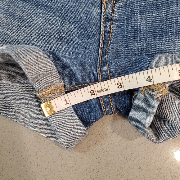 Encore Mid Rise Distressed Roll Cuff Denim Shorts Size Medium - Picture 5 of 6